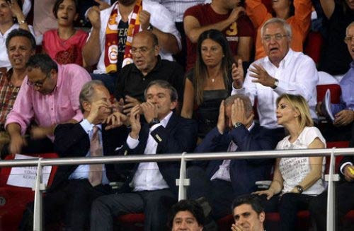 Ünal Aysal sevgilisi için beach kapattı! - Resim: 2