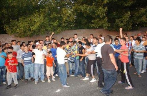 Fenerliler ve Trabzonlular birbirine girdi - Resim: 4