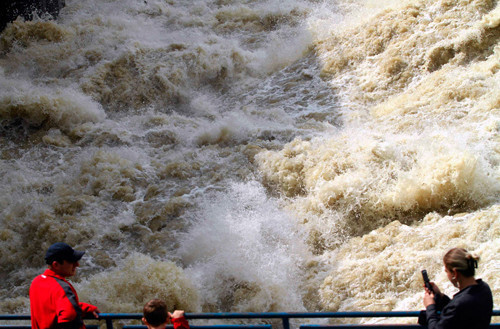 Fransa selle boğuşuyor - Resim: 3