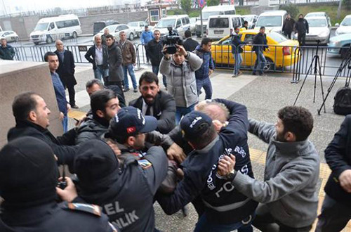 Eski Milletvekili Feyzi İşbaşaran'a dayak - Resim: 1