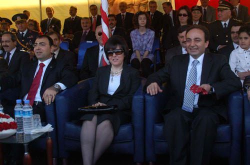 Baydemir'e kravat süprizi - Resim: 3