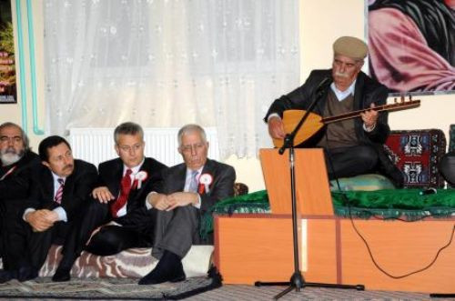 Alevileri bölen fotoğaf - Resim: 2