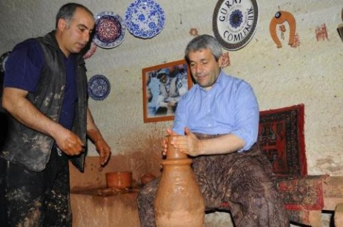 Bakan Ergün çanak çömlek yaptı - Resim: 4