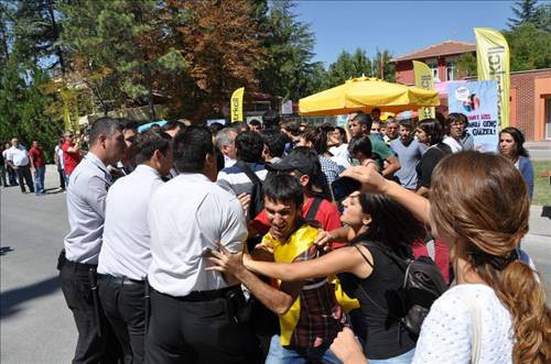 Üniversite bir anda fena karıştı - Resim: 2