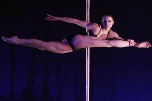 Direk dansı nefes kesti - Resim: 1