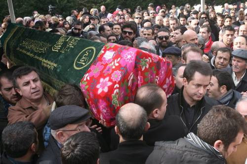 Binlerce kişi Defne'yi uğurladı!! - Resim: 4