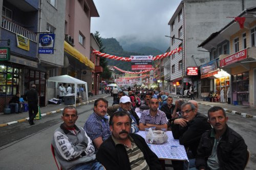 Rize'de ilginç iftar sofrası - Resim: 4