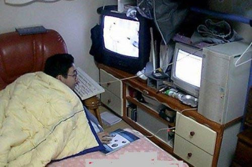 İnternet bağımlıların ilginç halleri - Resim: 1