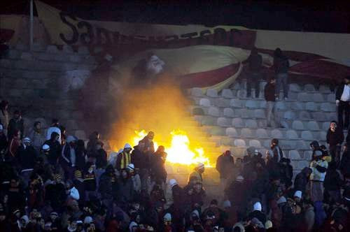 İzmir derbisinde olaylar çıktı - Resim: 1