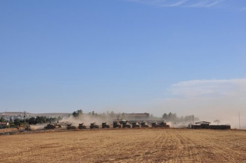 Suriye sınırında tank tatbikatı - Resim: 2