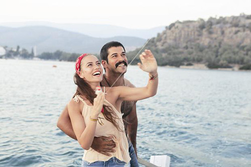 Burak Özçivit Fahriye Evcen'in evine taşındı - Resim: 3