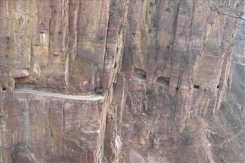 Bu yollardan gitmek yürek ister - Resim: 1