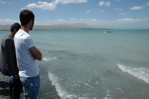 Van Gölü Bayram'ı geri vermedi! - Resim: 2
