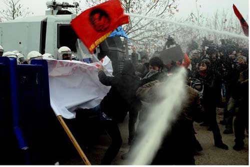 YÖK'ün önü savaş alanına döndü - Resim: 1