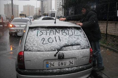 İstanbul'da beklenen kar sonunda geldi! - Resim: 3