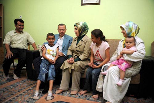 Korumaları aşıp Erdoğan'ı ikna etti - Resim: 3