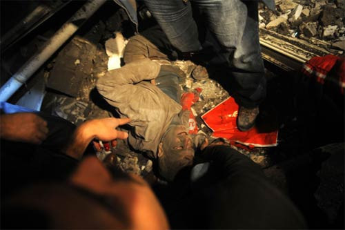 Van'da deprem binaları yerle bir etti - Resim: 3