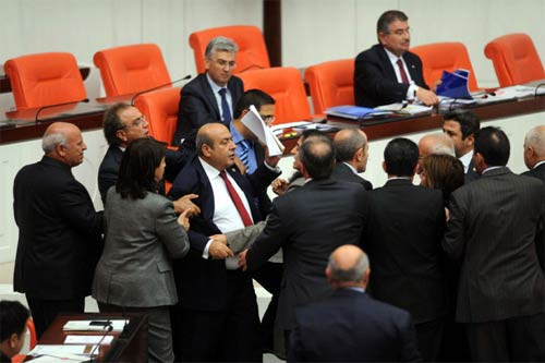 Meclis'te bu sefer kadınlar kavga etti! - Resim: 3