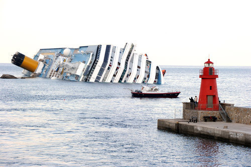 O gemiyi batıran kaptan kaçtı - Resim: 1
