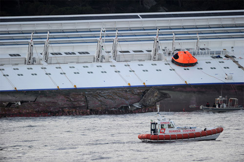 O gemiyi batıran kaptan kaçtı - Resim: 4