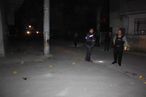 Polise kalaşnikoflu saldırı - Resim: 2