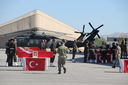 8 şehidimiz gözyaşlarıyla uğurlandı - Resim: 2
