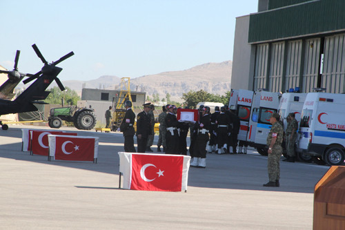 8 şehidimiz gözyaşlarıyla uğurlandı - Resim: 3