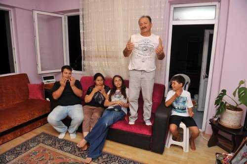 Aslı Çakır Alptekin'in annesi sevinçten bayıldı - Resim: 2