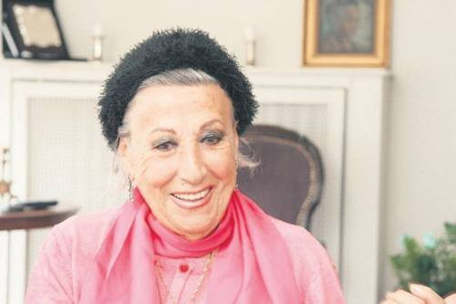 Müzeyyen Senar hastaneye kaldırıldı - Resim: 1