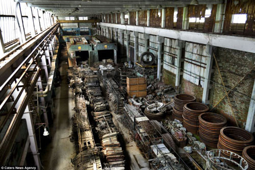 Sınıra 50 kilometre mesafede tank deposu ortaya çıktı - Resim: 1