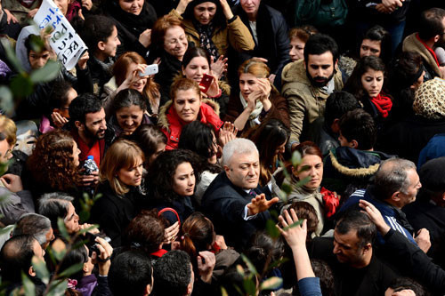 Berkin Elvan'ın cenazesine onbinler katıldı - Resim: 3