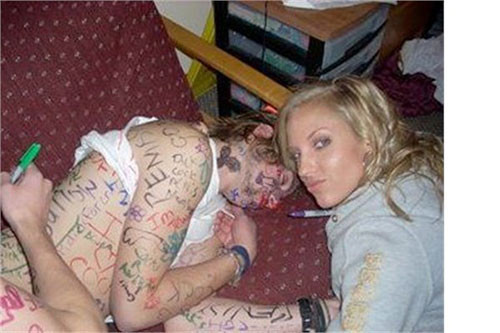 Facebook yüzünden işten atıldılar - Resim: 4