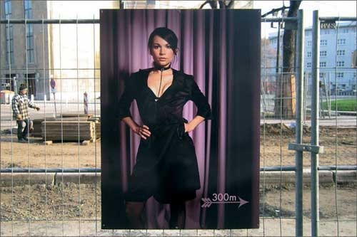 En edepsiz reklam afişleri - Resim: 4