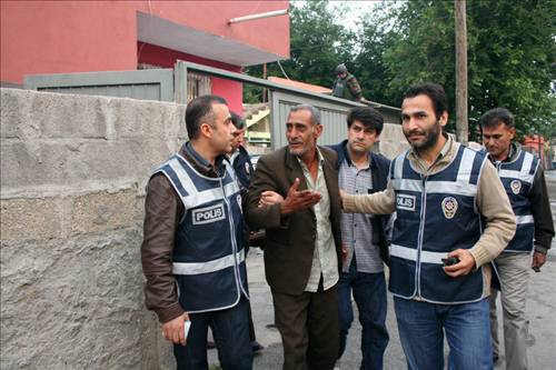 Cono aşiretine baskın - Resim: 3