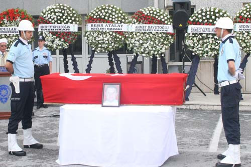 Şehit Babasını böyle uğurladı - Resim: 2