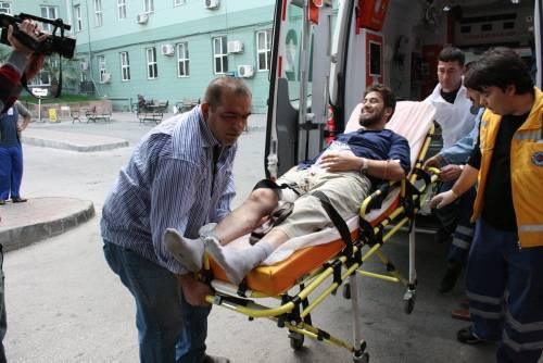 Acemi kasaplar kendini kesti! - Resim: 3