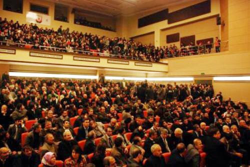 Zaman yazarına panelde protesto - Resim: 2