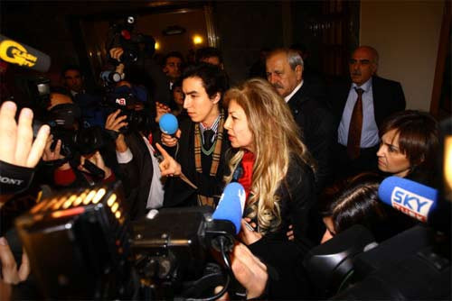 Kışanak'a Türkçe sözlüklü protesto - Resim: 1