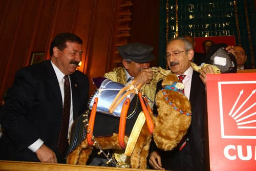 CHP Liderine hediye! - Resim: 3