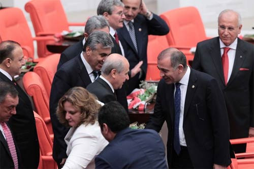 Bahçeli'nin alkışladığı tek AK Parti'li - Resim: 1