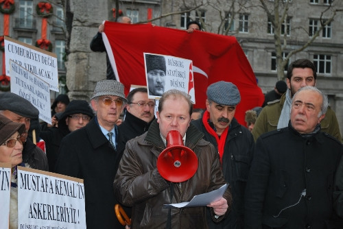 Başbuğ mitingi fiyaskoyla bitti! - Resim: 1