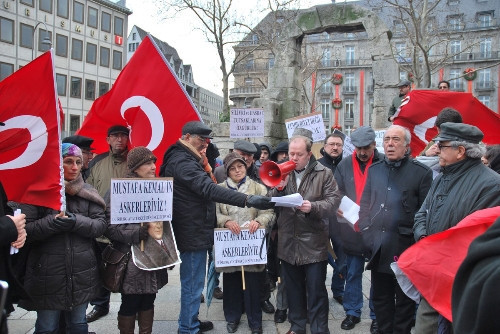Başbuğ mitingi fiyaskoyla bitti! - Resim: 4