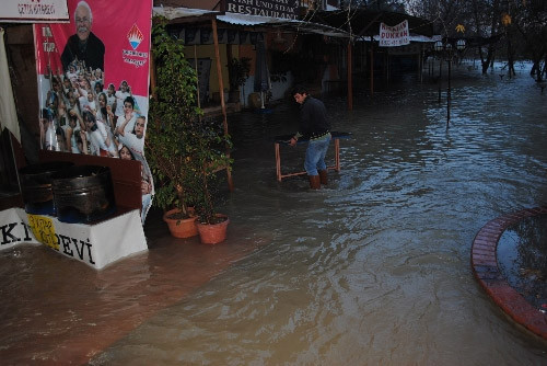 Manavgat Irmağı taştı!.. - Resim: 3