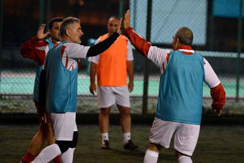 Hakan Şükür kadro dışı kaldı - Resim: 2