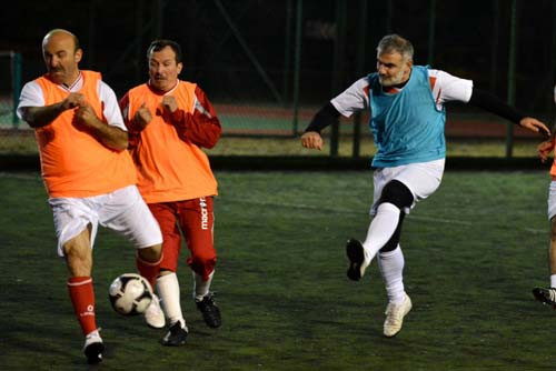 Hakan Şükür kadro dışı kaldı - Resim: 4