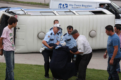 Yaralılar çimlere serildi - Resim: 4