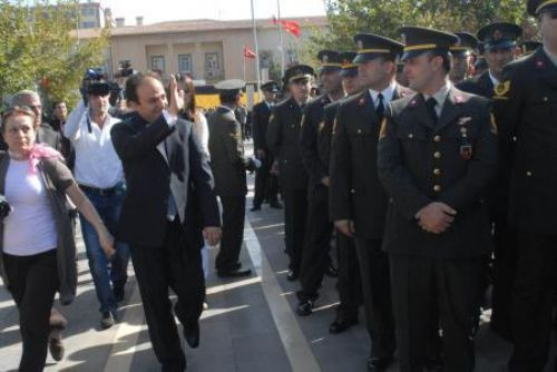 Baydemir'den 'Cumhuriyet' sıcaklığı - Resim: 1