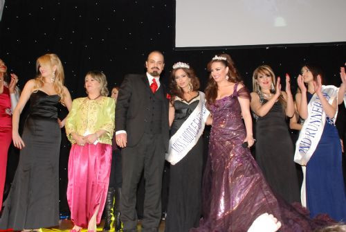 Güzellik yarışmasında yaşanan çirkinlikler! - Resim: 4