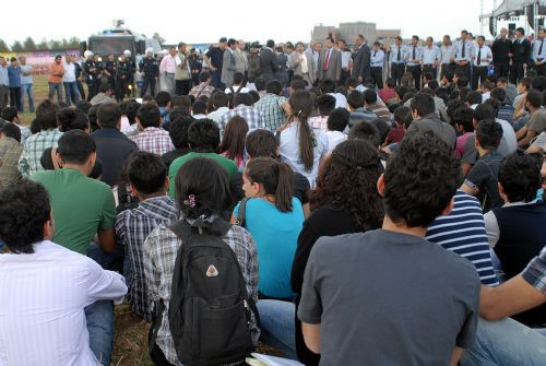 Üniversiteliler biber gazıyla dağıtıldı! - Resim: 1