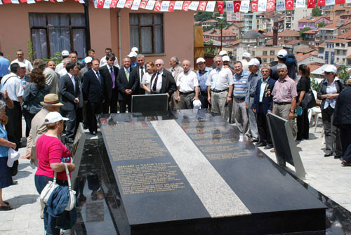 Cahit Külebi anıt mezarı açıldı - Resim: 1